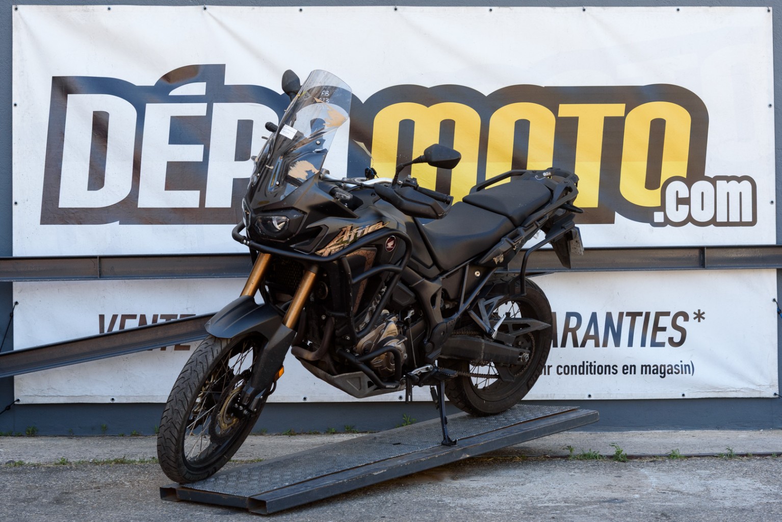 moto accidentée HONDAAFRICATWIN 1000