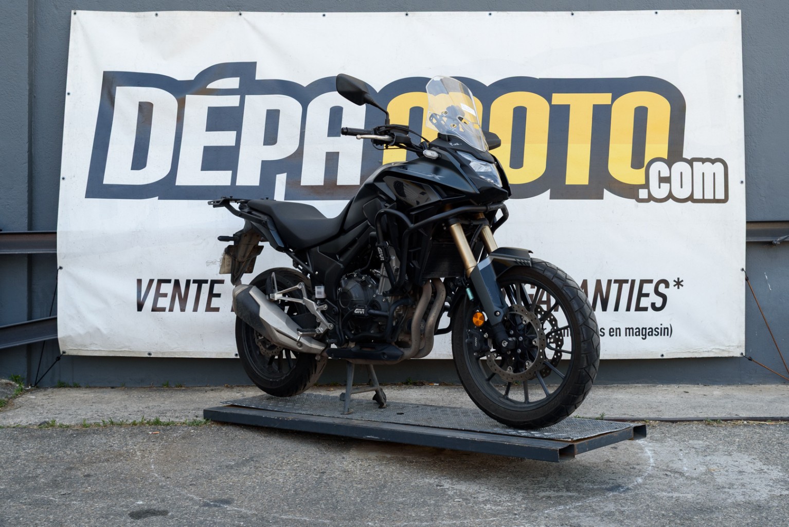 moto accidentée HONDA CB500X