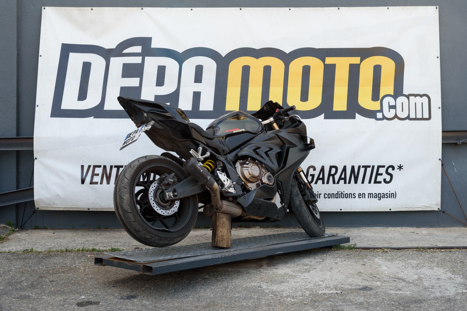 moto accidentée HONDACBR 650