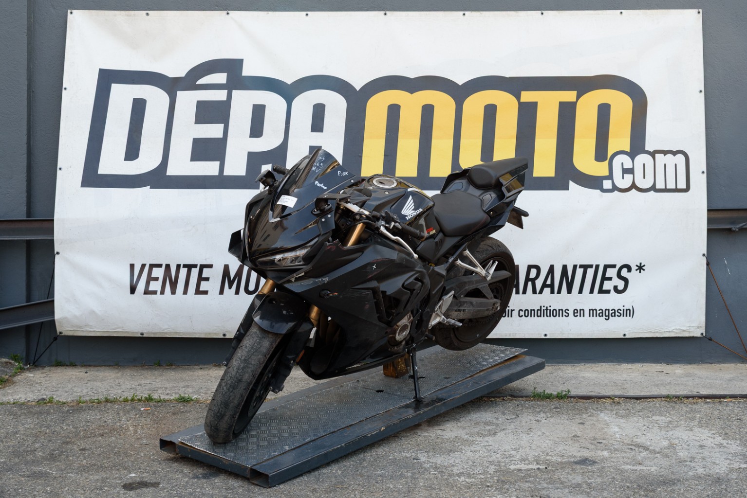 moto accidentée HONDACBR 650