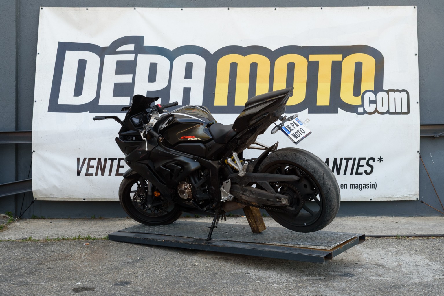 moto accidentée HONDACBR 650
