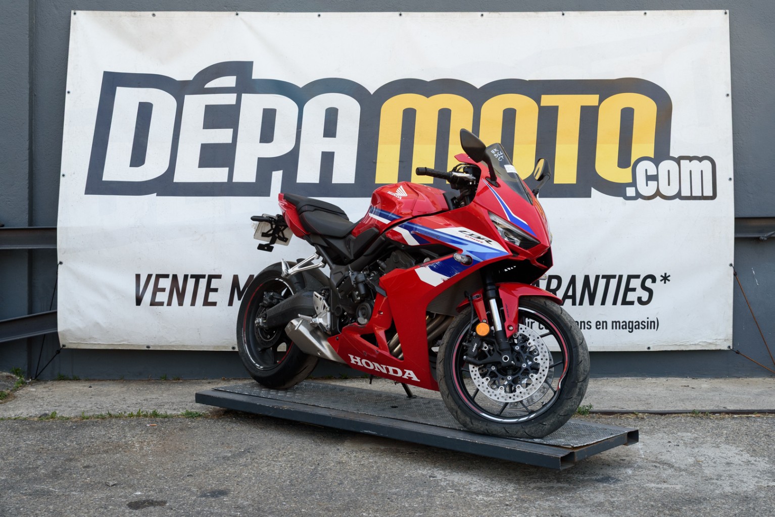 moto accidentée HONDA CBR 650