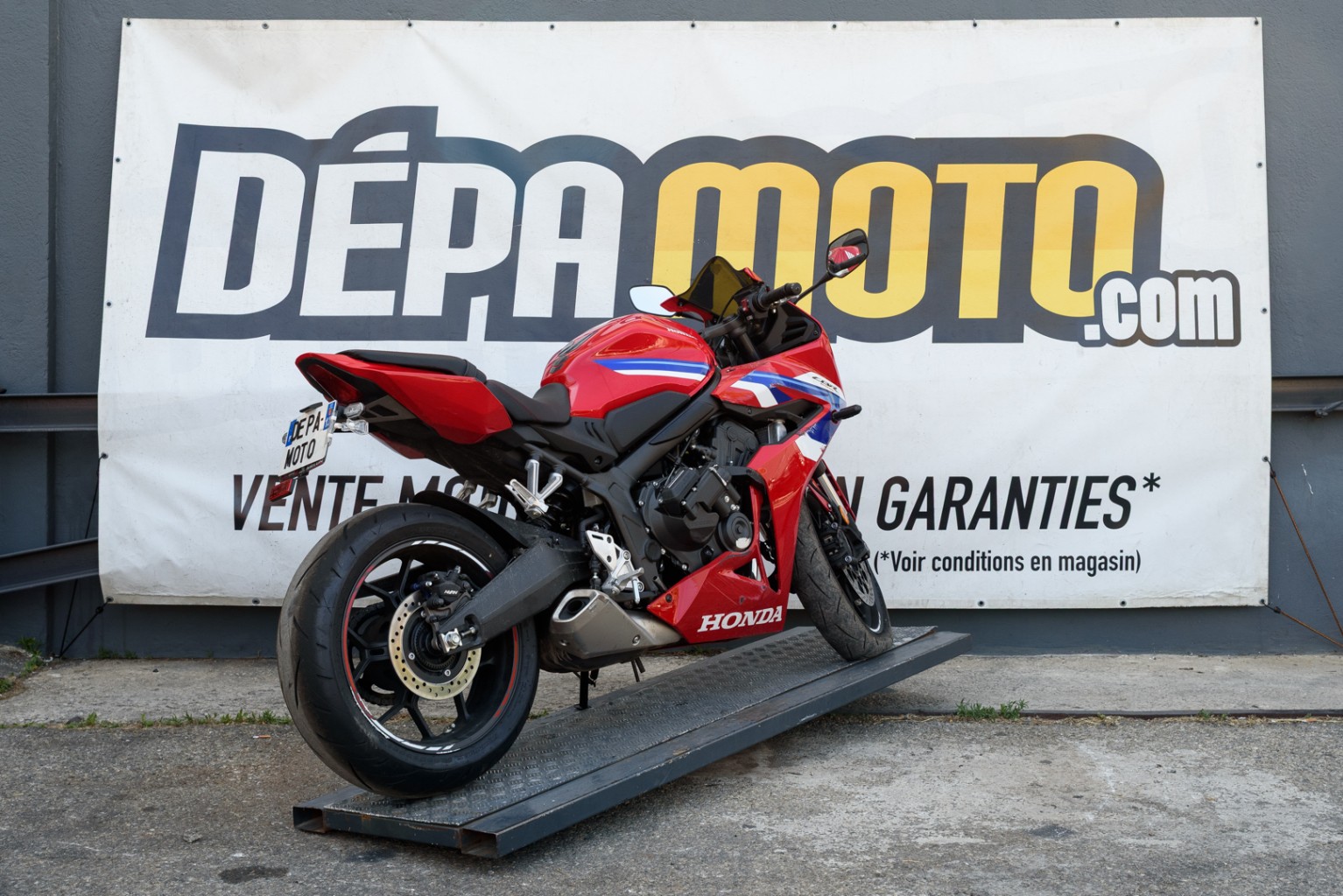 moto accidentée HONDACBR 650