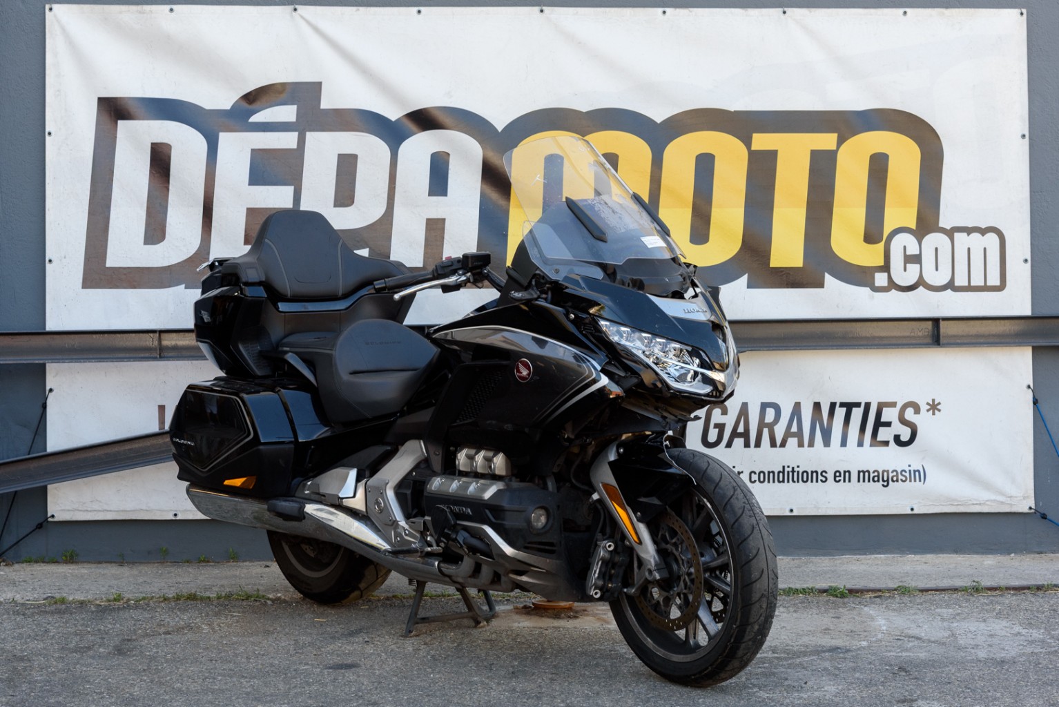 moto accidentée HONDAGOLDWING 1800