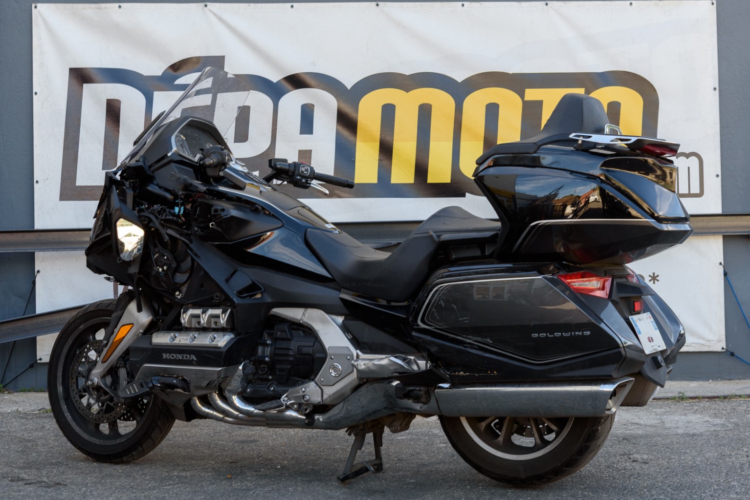moto accidentée HONDAGOLDWING 1800