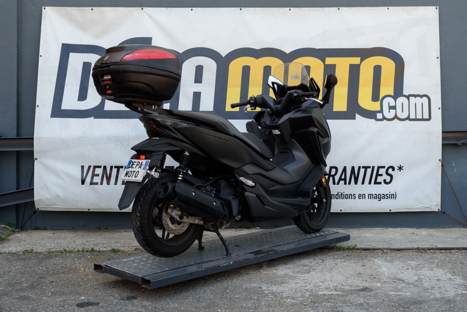 moto accidentée HONDA FORZA 125