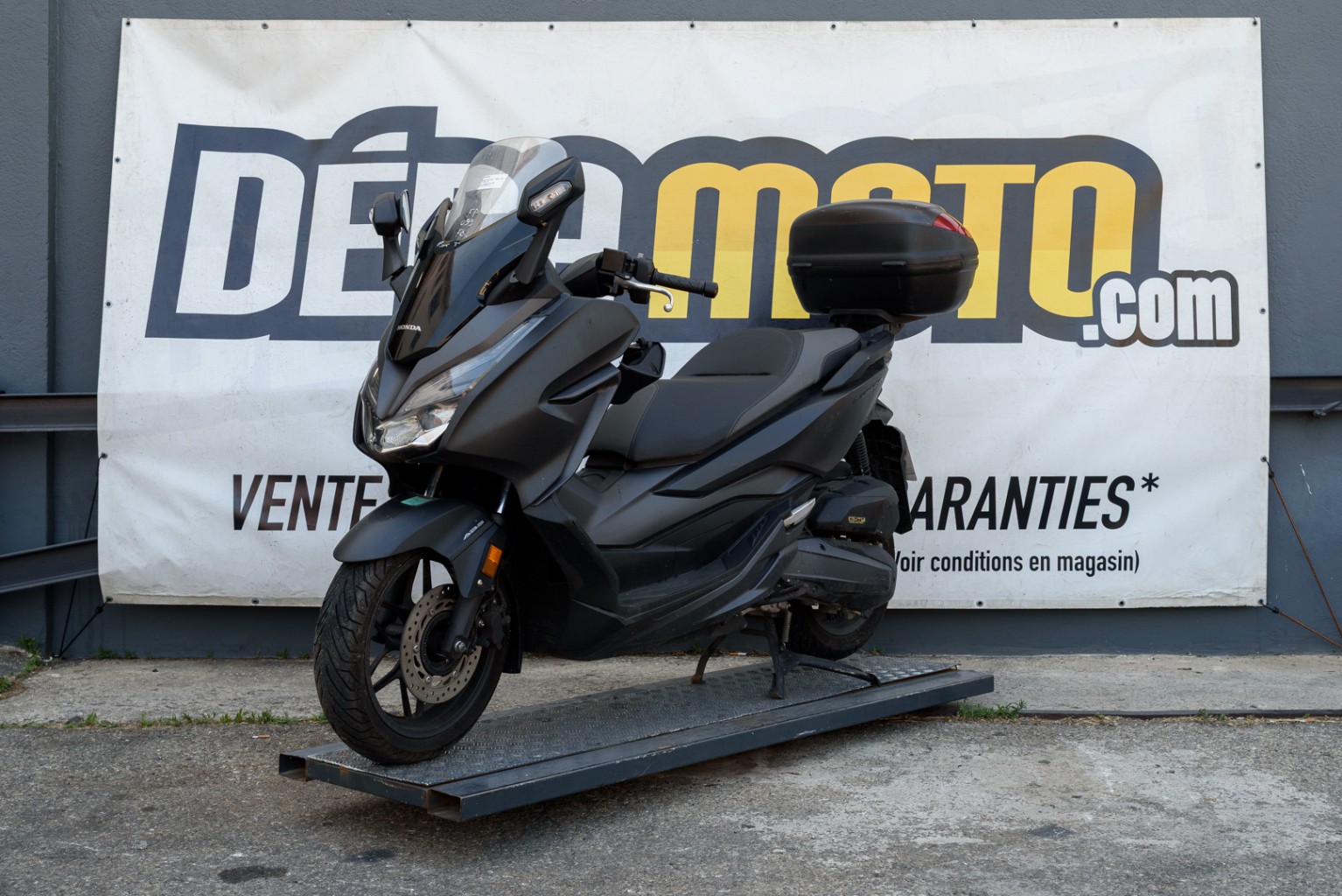 moto accidentée HONDA FORZA 125