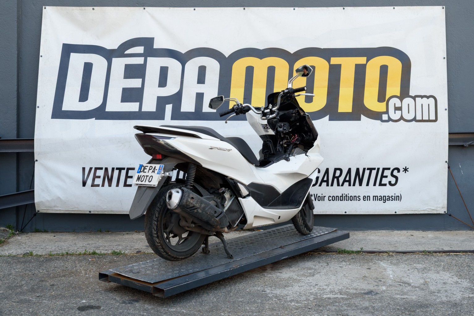moto accidentée HONDA PCX 125