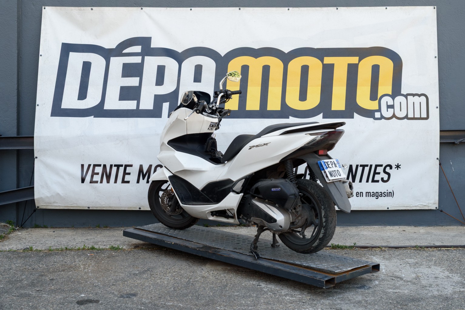 moto accidentée HONDA PCX 125