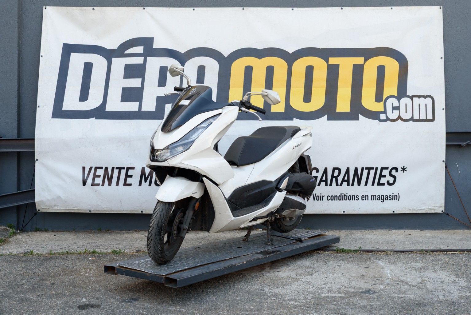 moto accidentée HONDA PCX 125