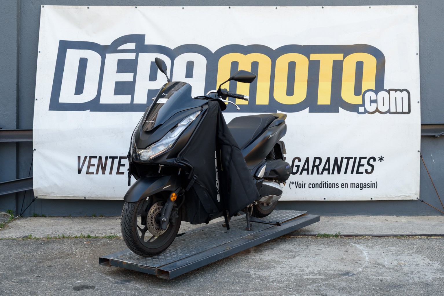 moto accidentée HONDA PCX 125