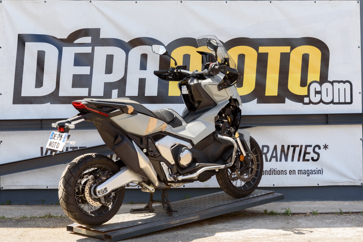 moto accidentée HONDAXADV750