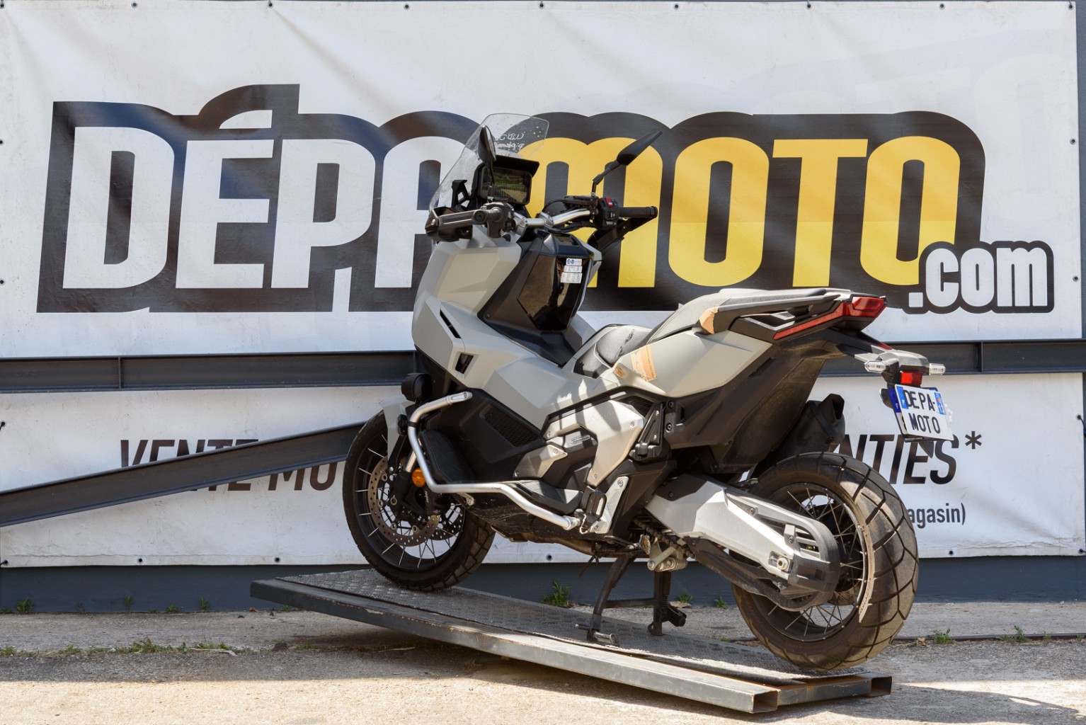 moto accidentée HONDAXADV750