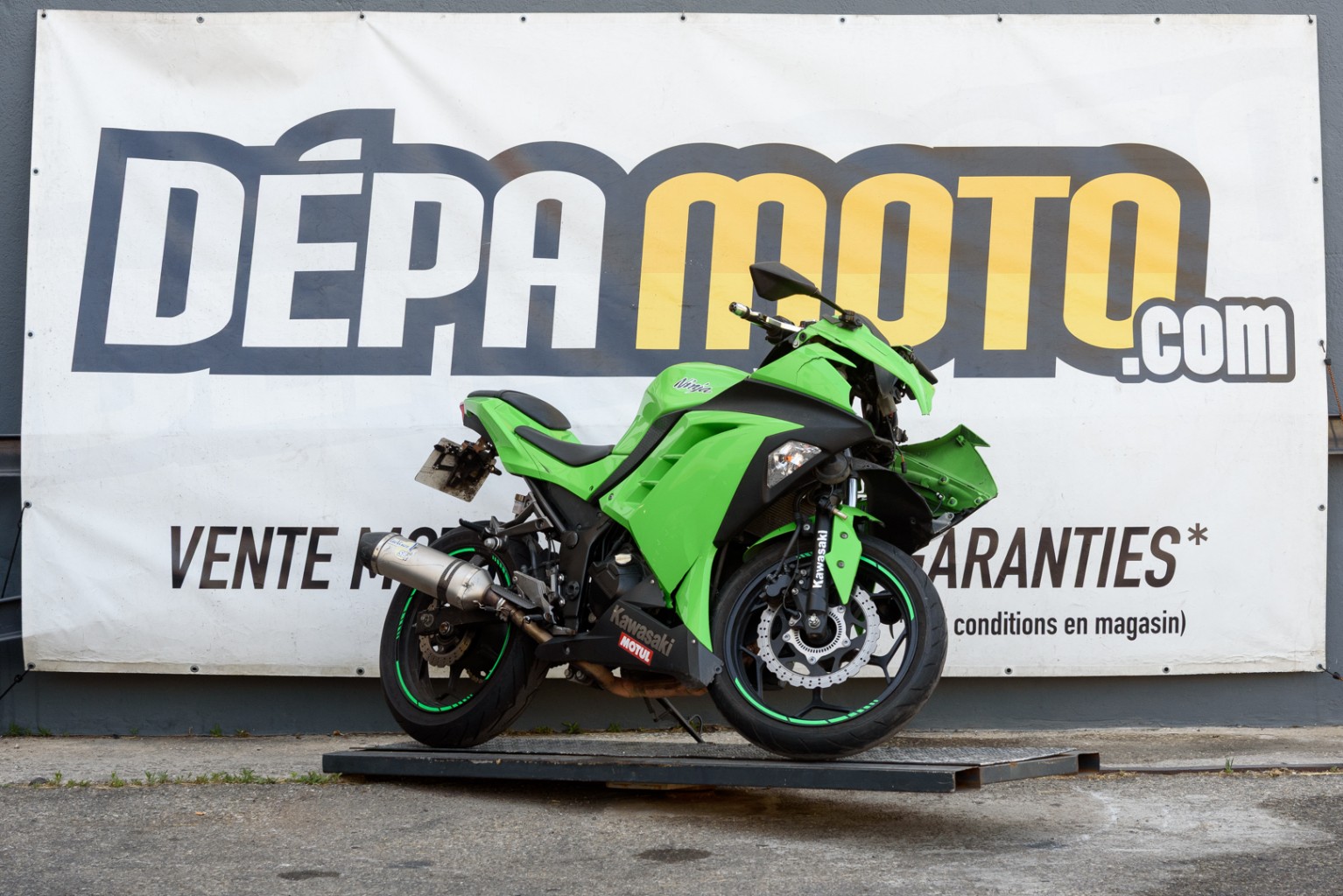 moto accidentée KAWASAKI NINJA 300