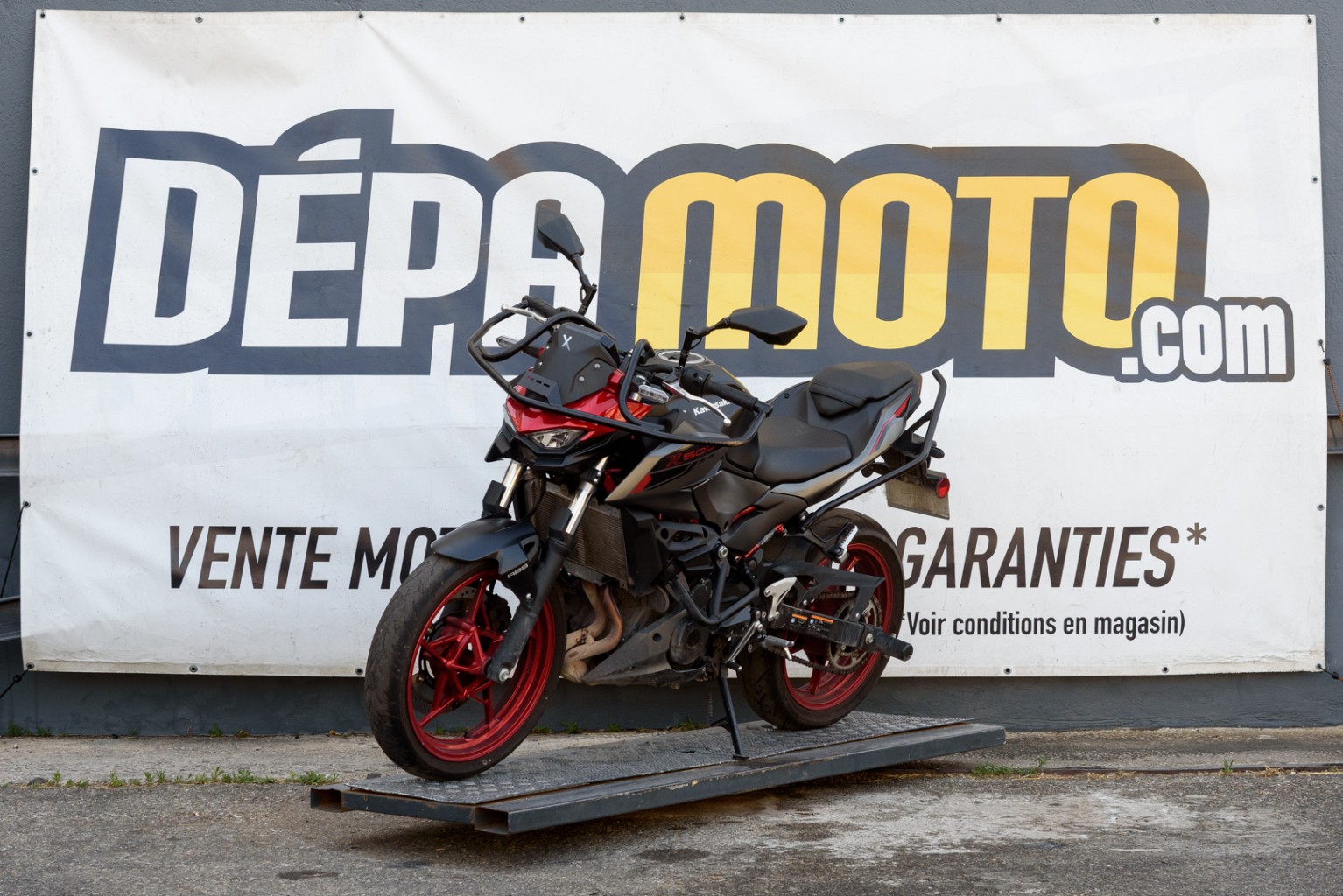 moto accidentée KAWASAKIZ500