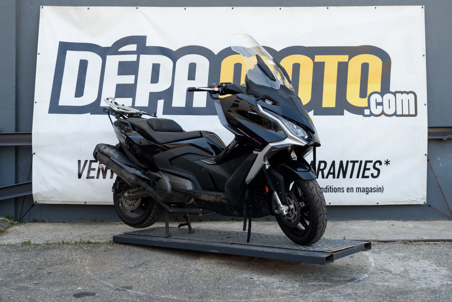 moto accidentée KYMCO AK 550