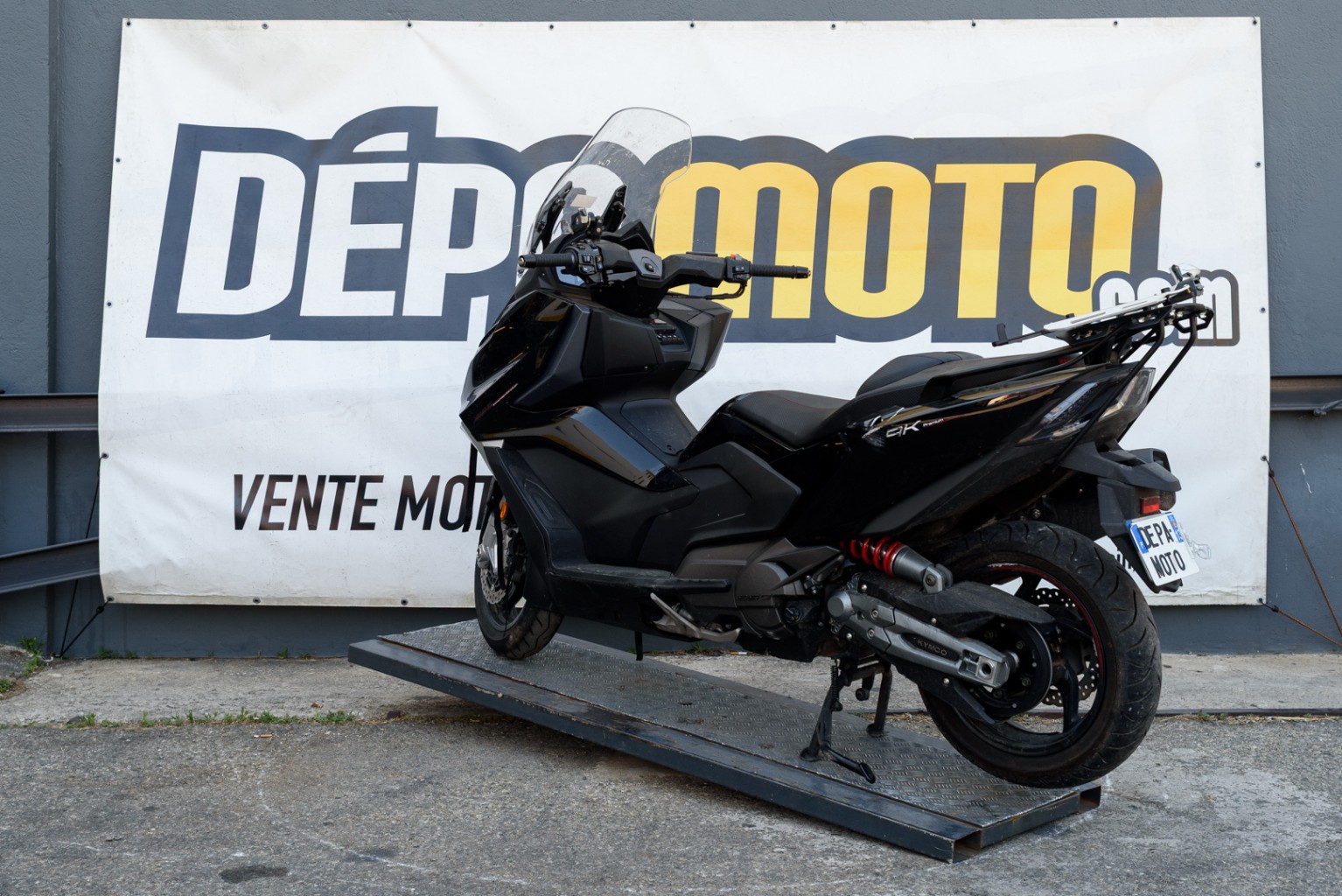 moto accidentée KYMCOAK 550