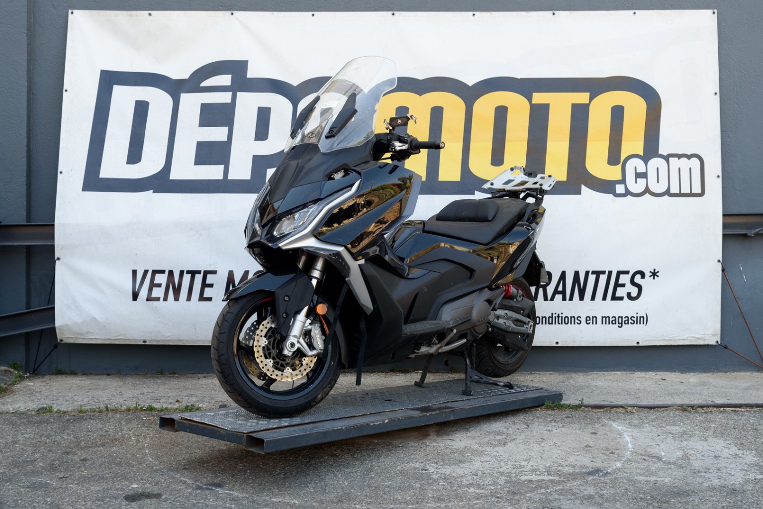 moto accidentée KYMCOAK 550