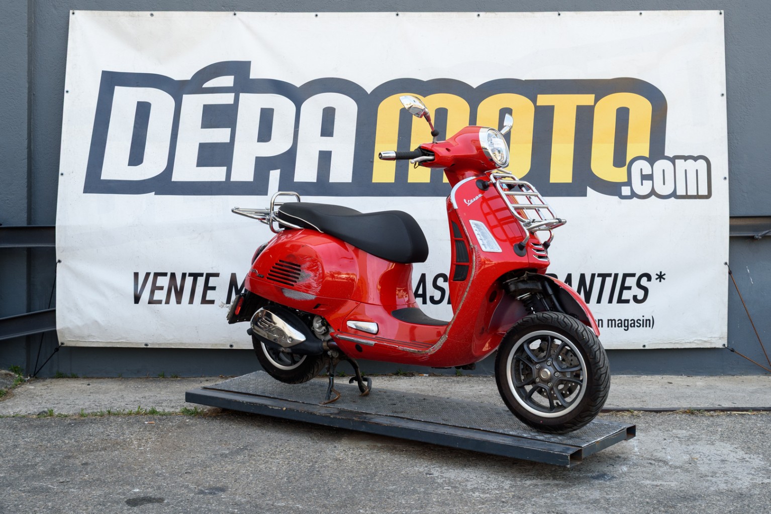 moto accidentée PIAGGIO GTS 310