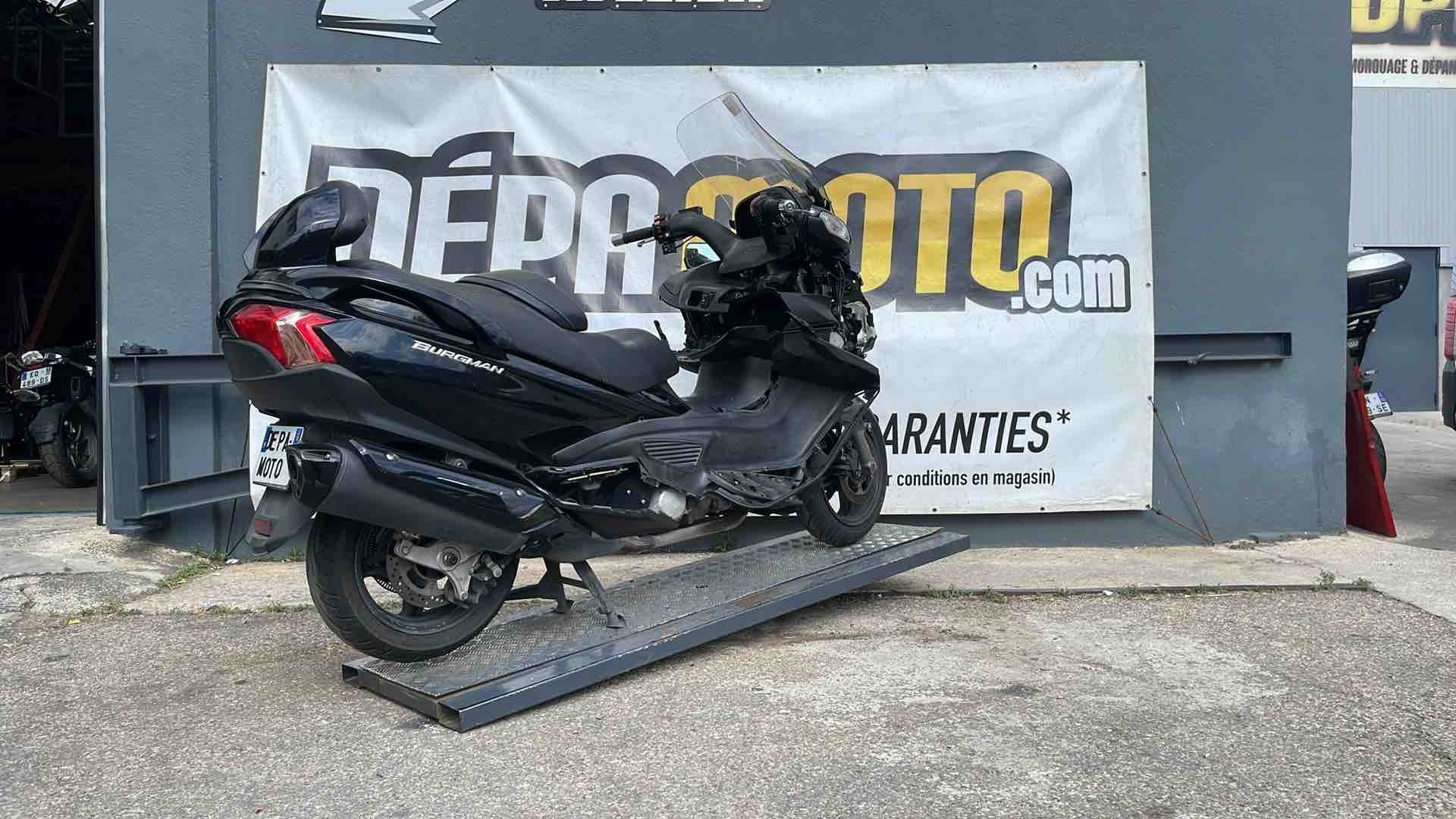 moto accidentée SUZUKI  BURGMAN 650