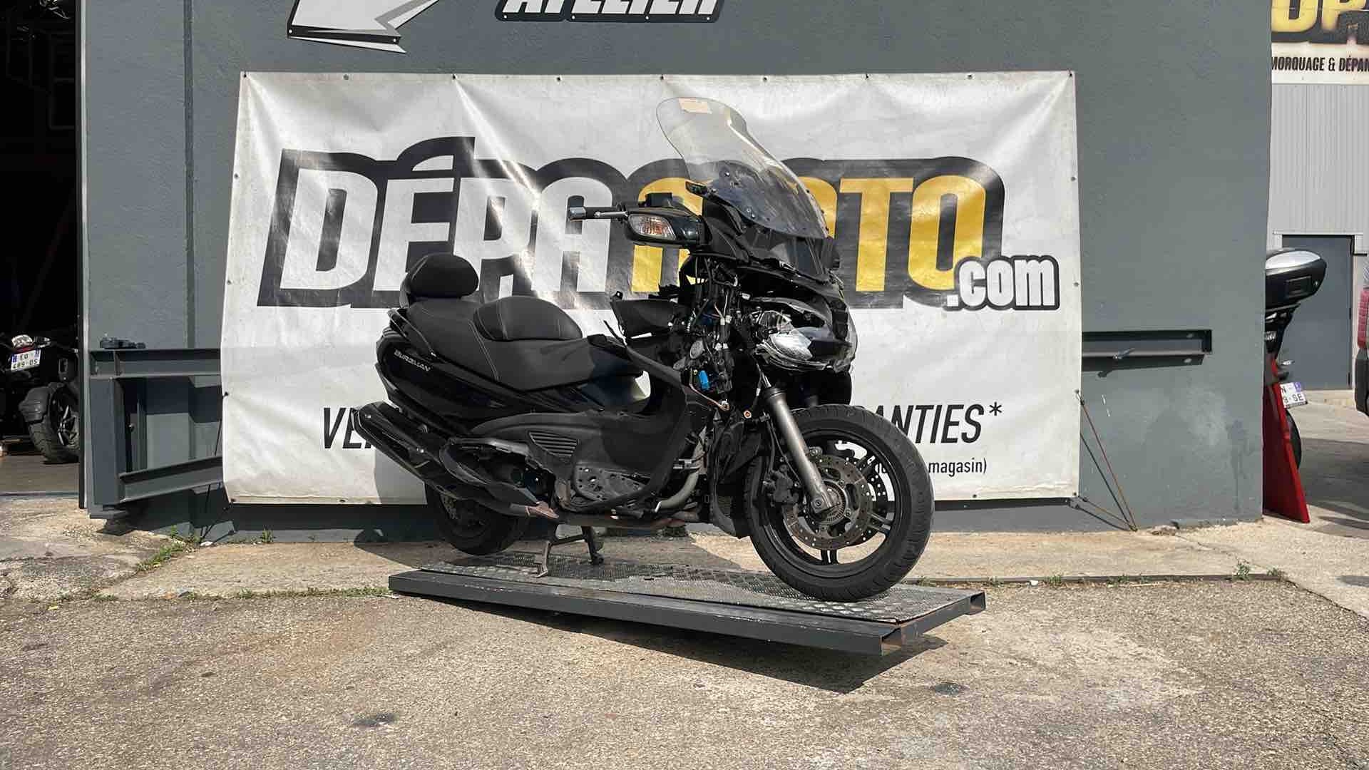 moto accidentée SUZUKI BURGMAN 650