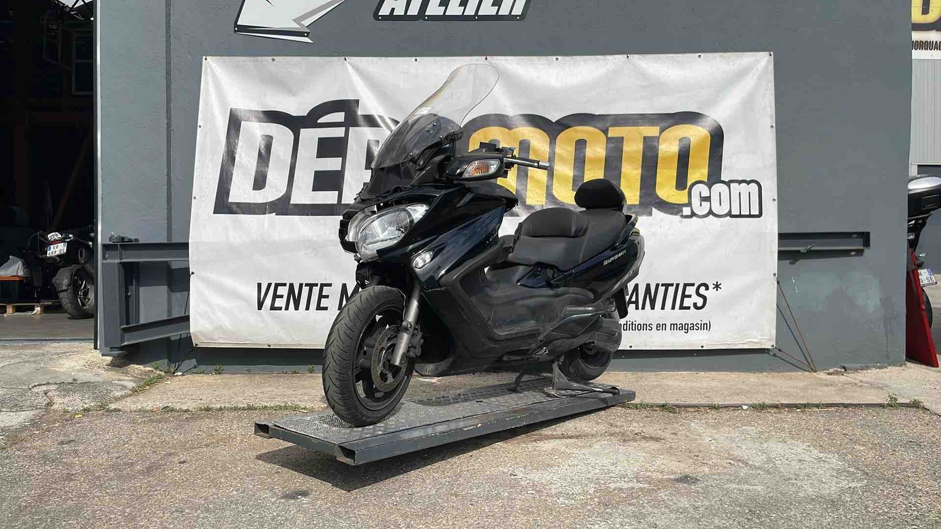 moto accidentée SUZUKI BURGMAN 650