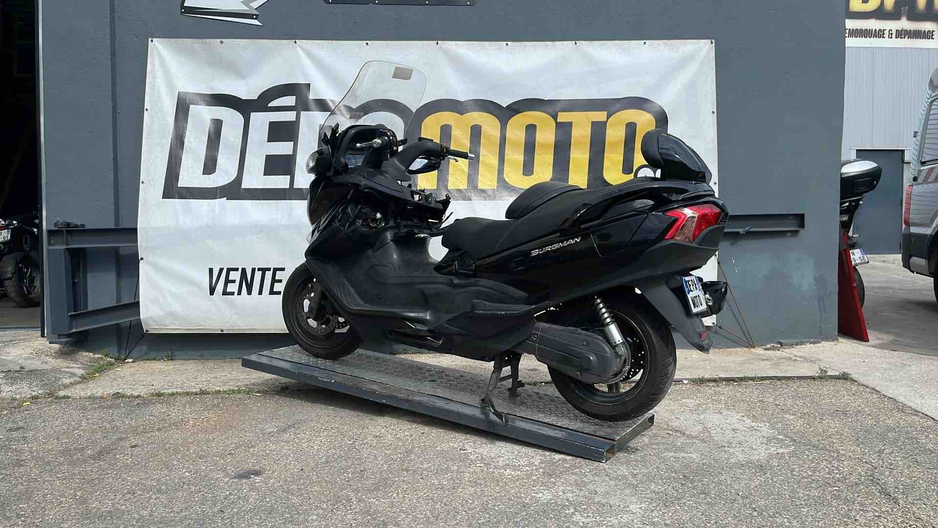 moto accidentée SUZUKI BURGMAN 650