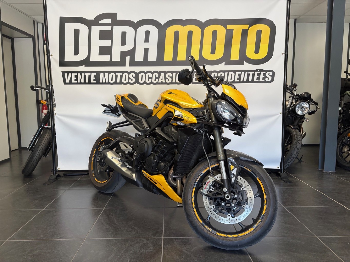 moto d’occasion TRIUMPH STREET TRIPLE RS