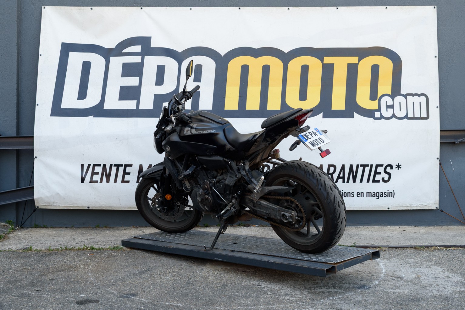 moto accidentée YAMAHA MT 07
