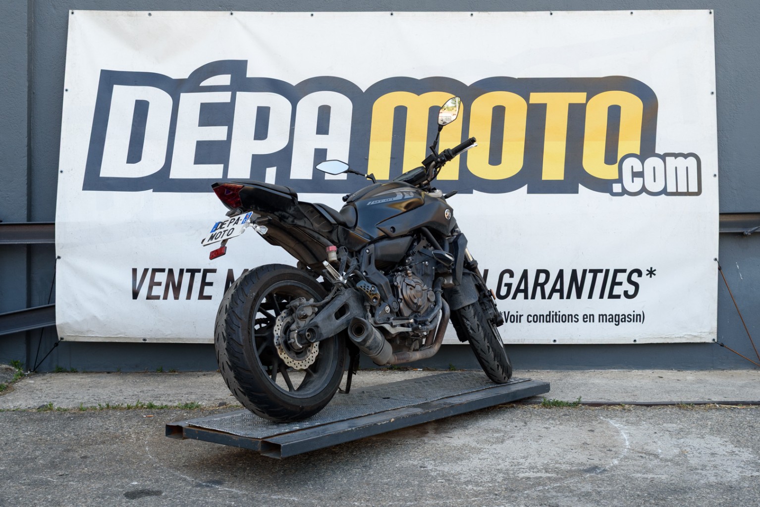 moto accidentée YAMAHA MT 07