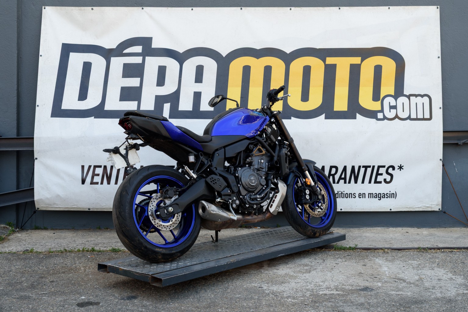 moto accidentée YAMAHAMT07