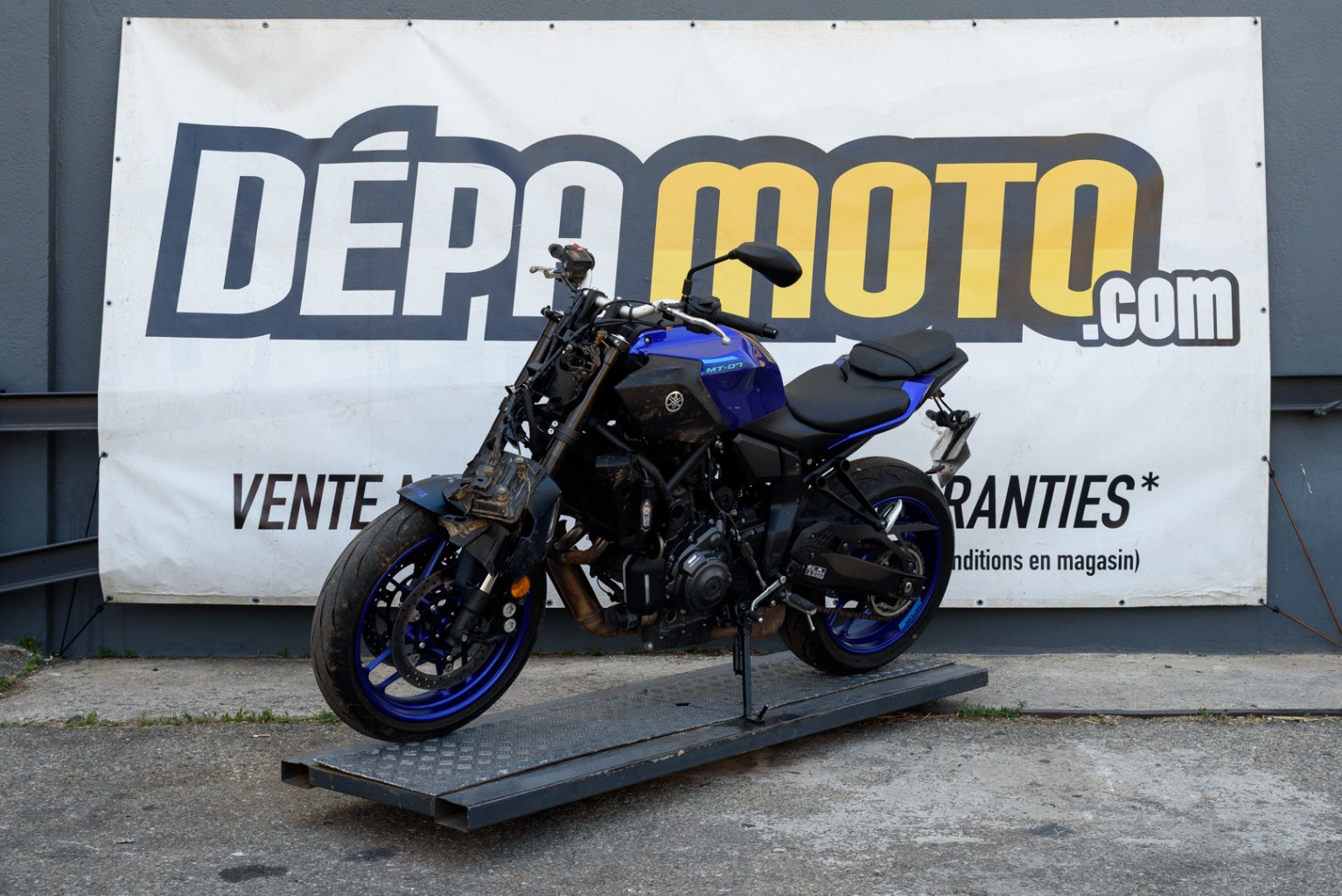moto accidentée YAMAHAMT07