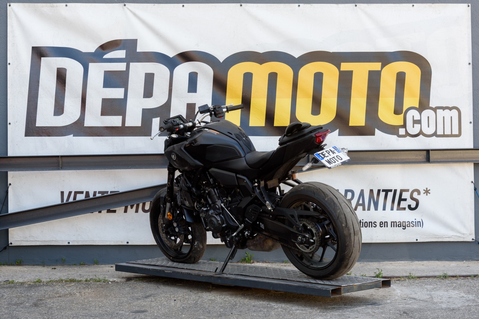 moto accidentée YAMAHAMT07