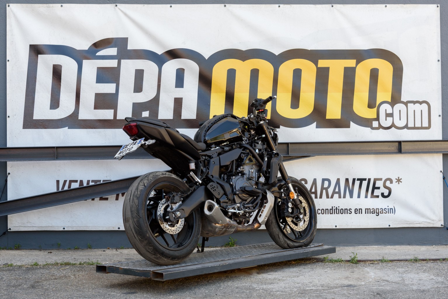 moto accidentée YAMAHAMT07