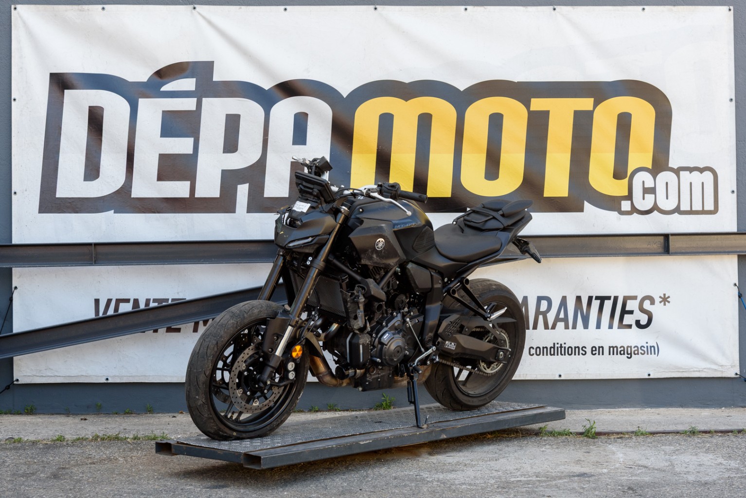 moto accidentée YAMAHAMT07