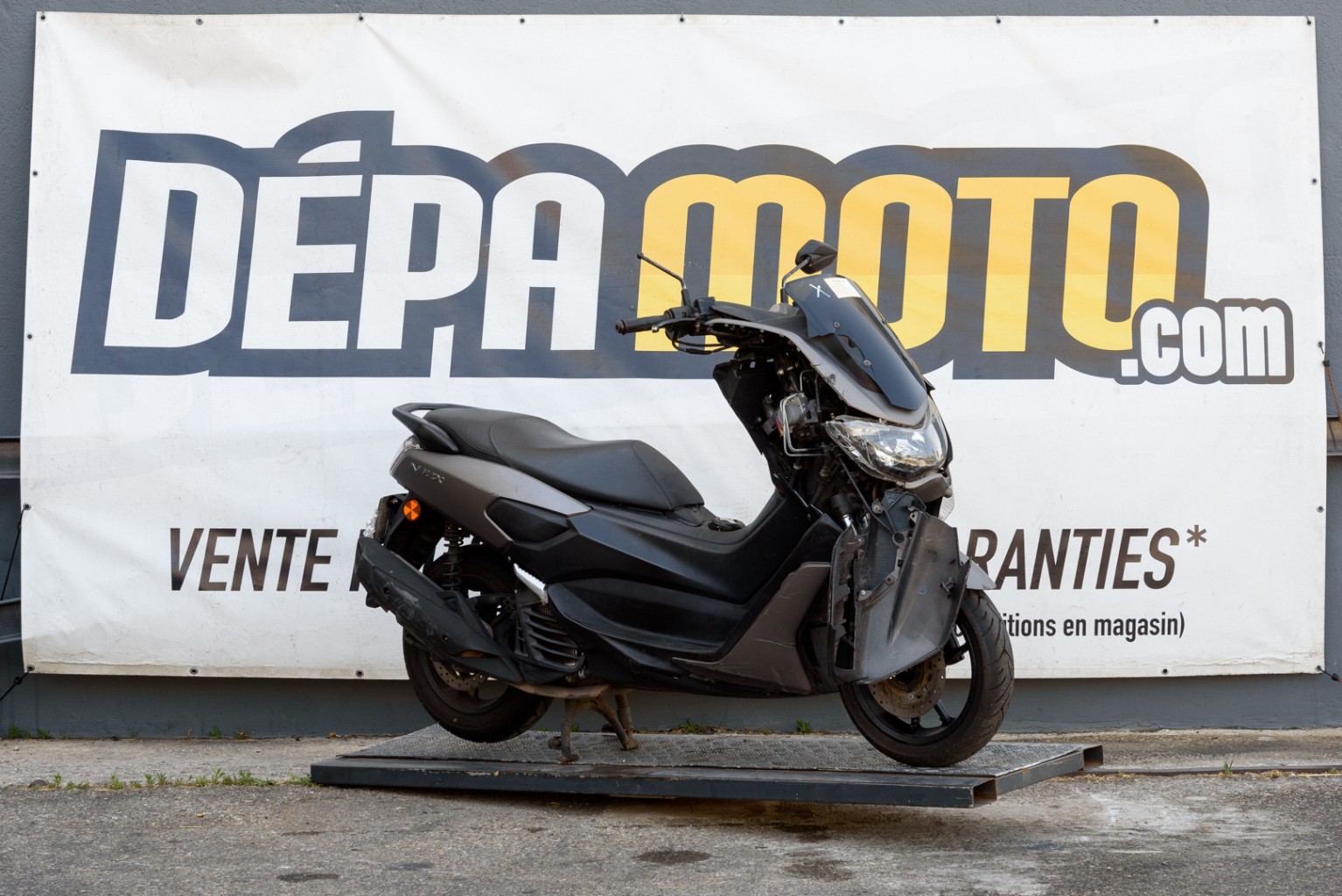 moto accidentée YAMAHA  NMAX 125