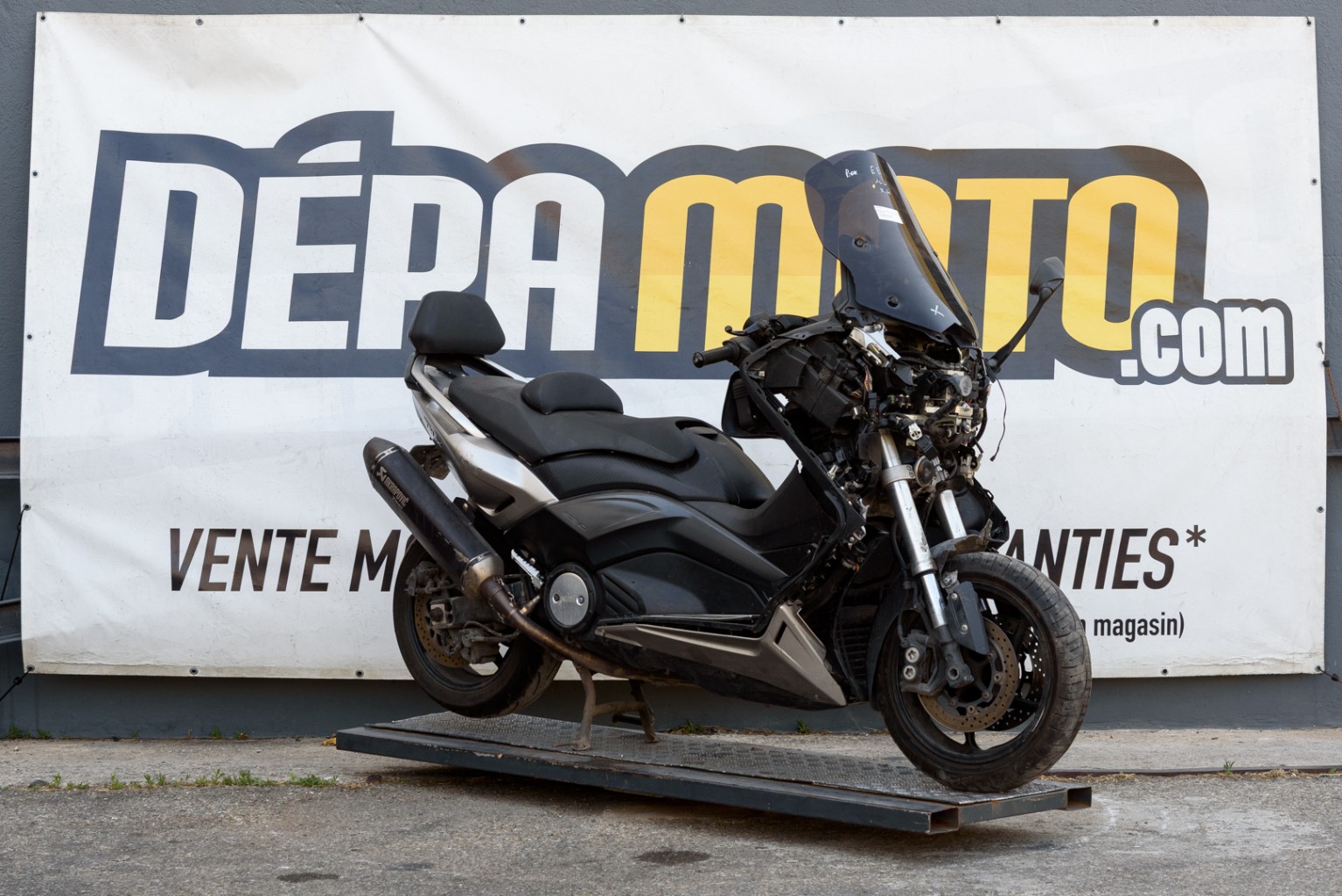 moto accidentée YAMAHA  TMAX 530
