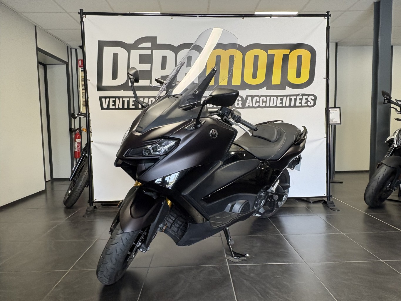 moto d’occasion YAMAHA TMAX 560