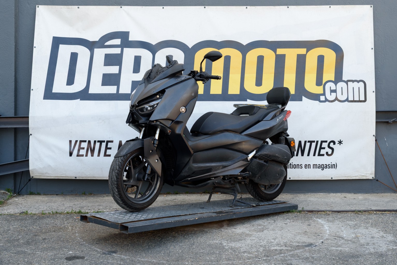 moto accidentée YAMAHAXMAX 300