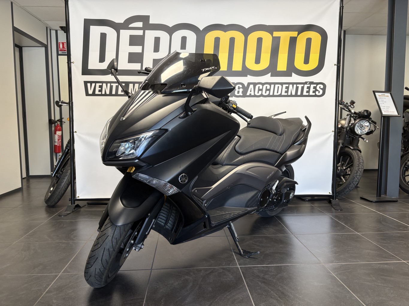 moto d’occasion YAMAHA TMAX 530