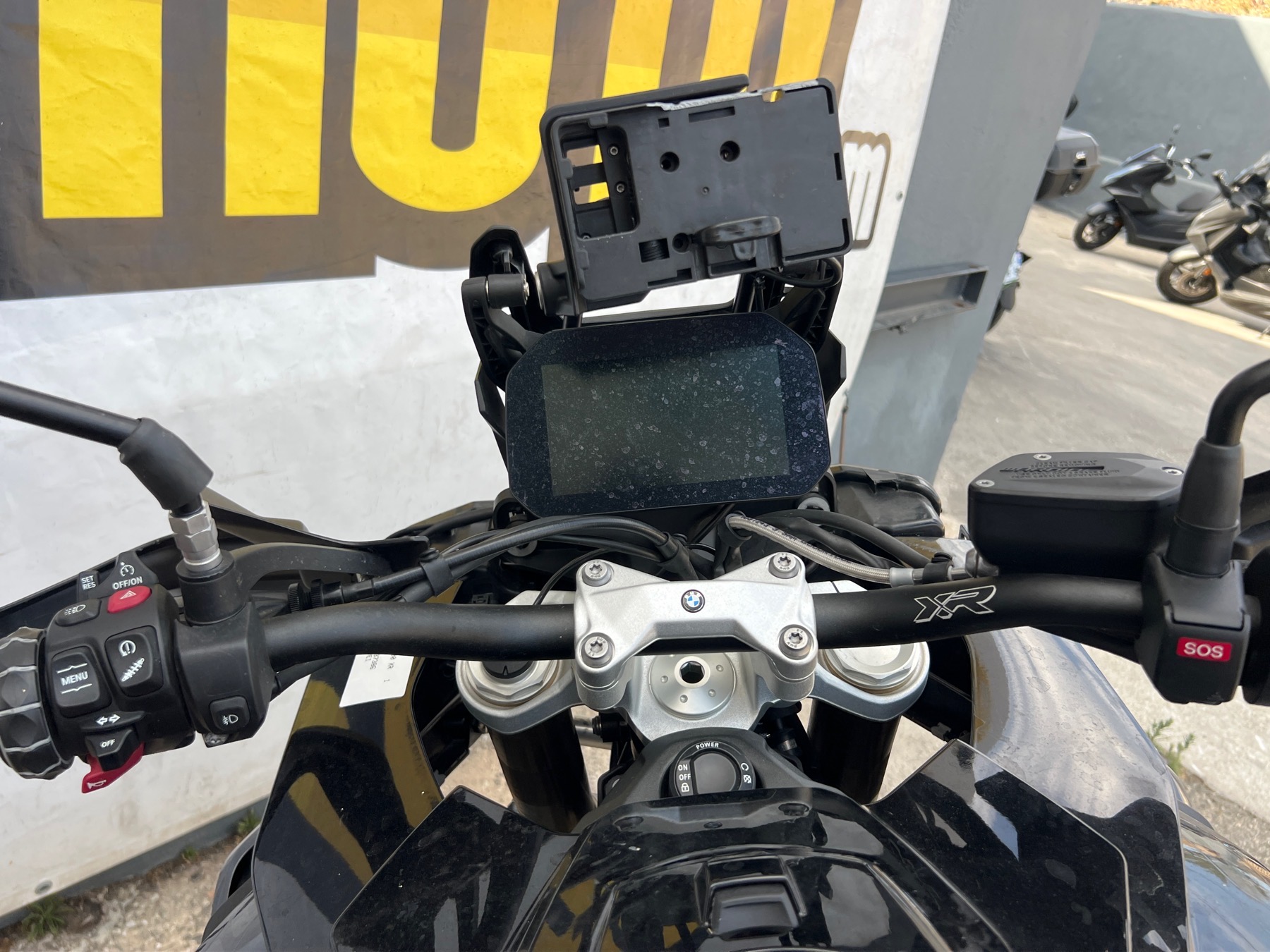 moto accidentée BMWS 1000 XR
