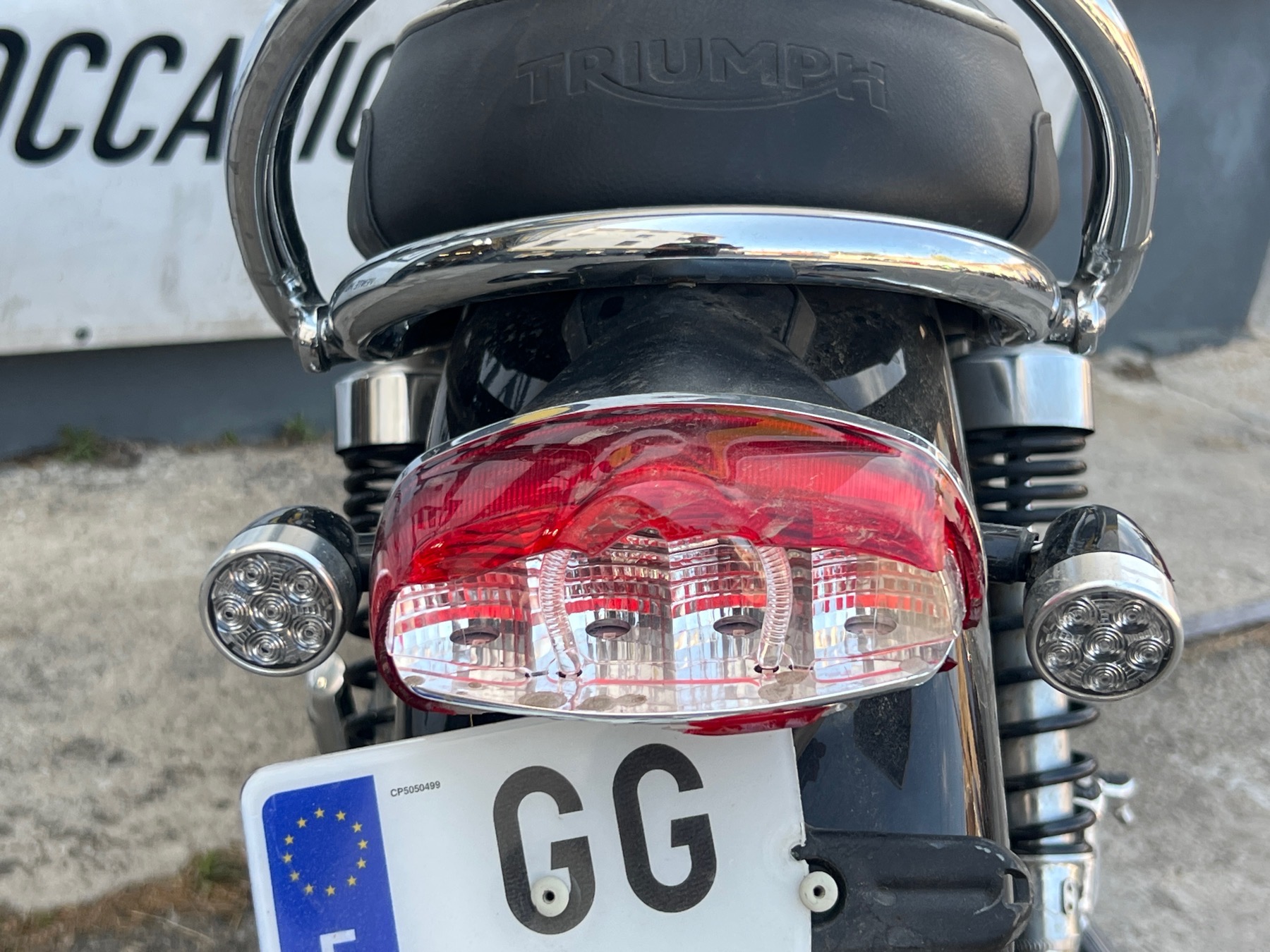 moto accidentée TRIUMPHBONNEVILLE T120