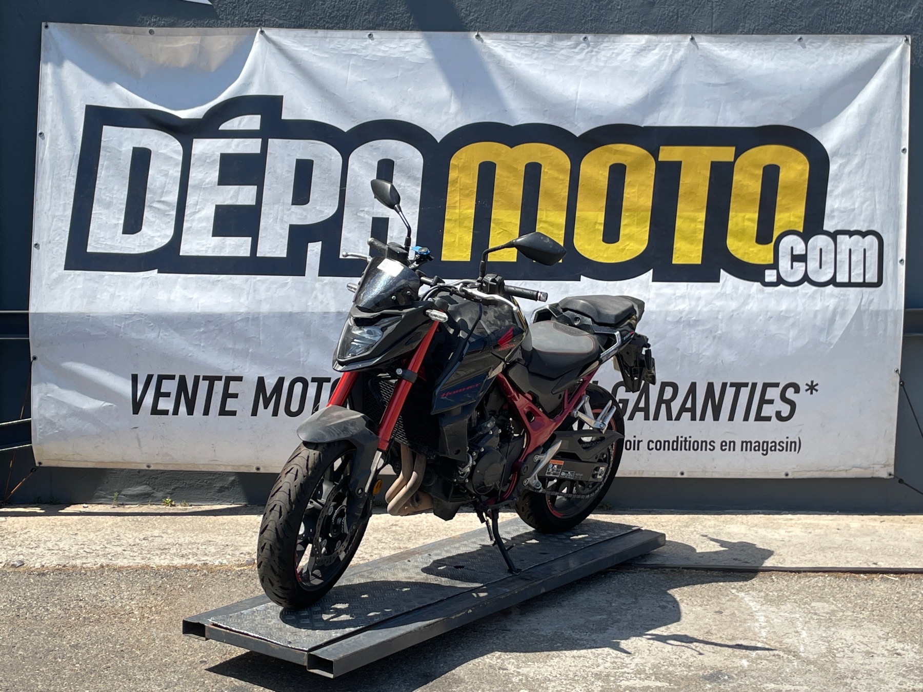 moto accidentée HONDA CB 750
