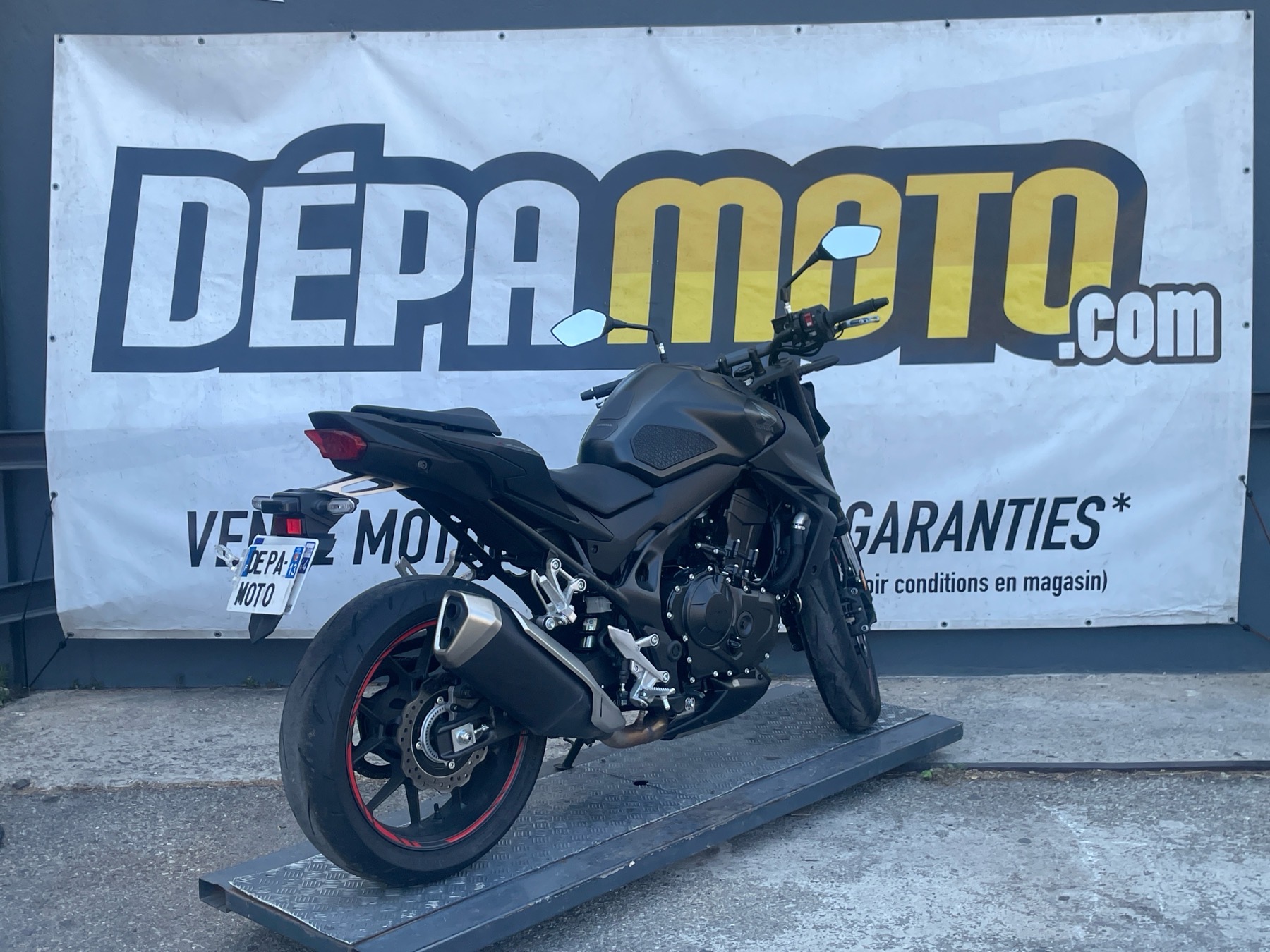 moto accidentée HONDACB 750 HORNET