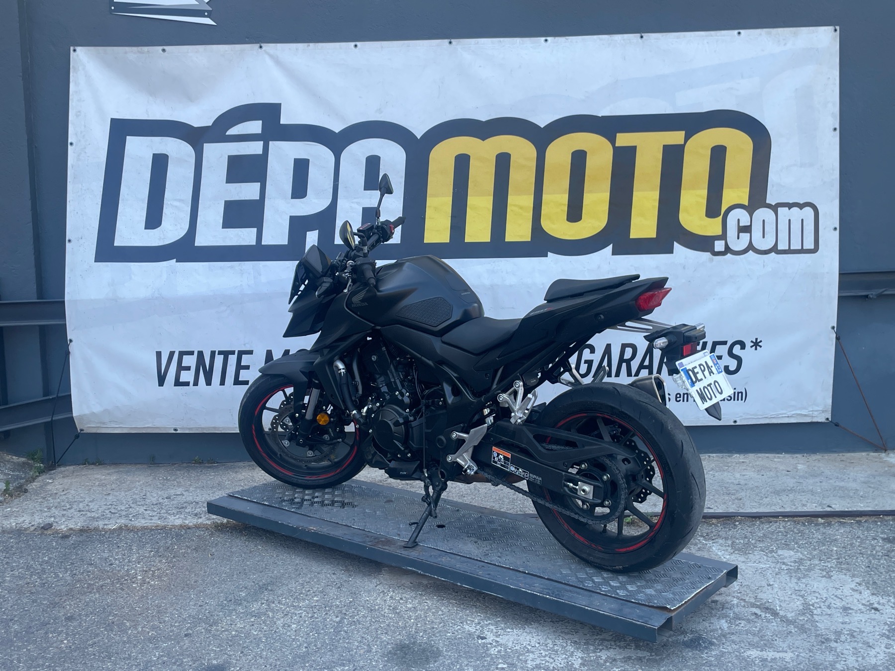 moto accidentée HONDACB 750 HORNET