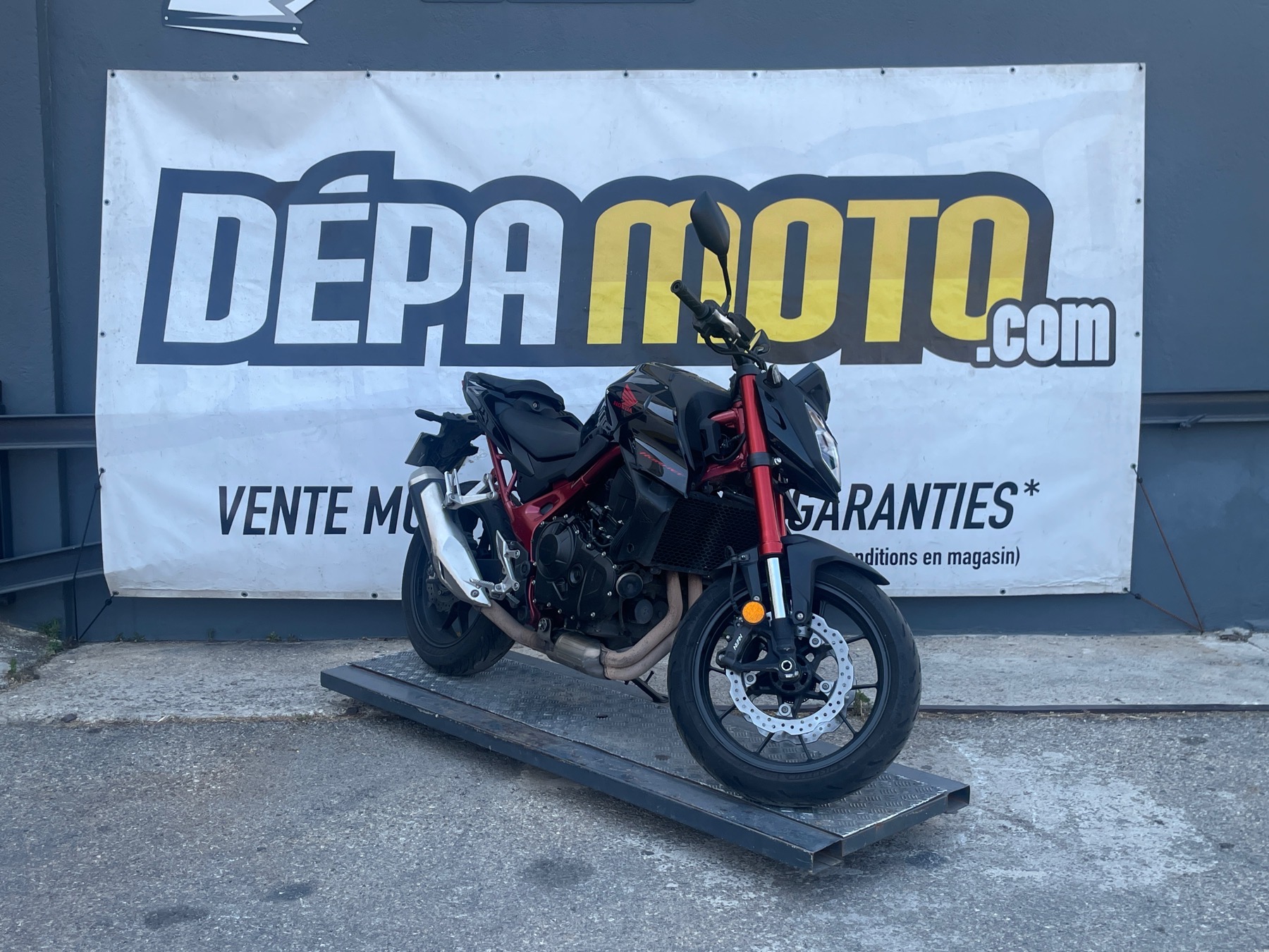 moto accidentée HONDACB 750