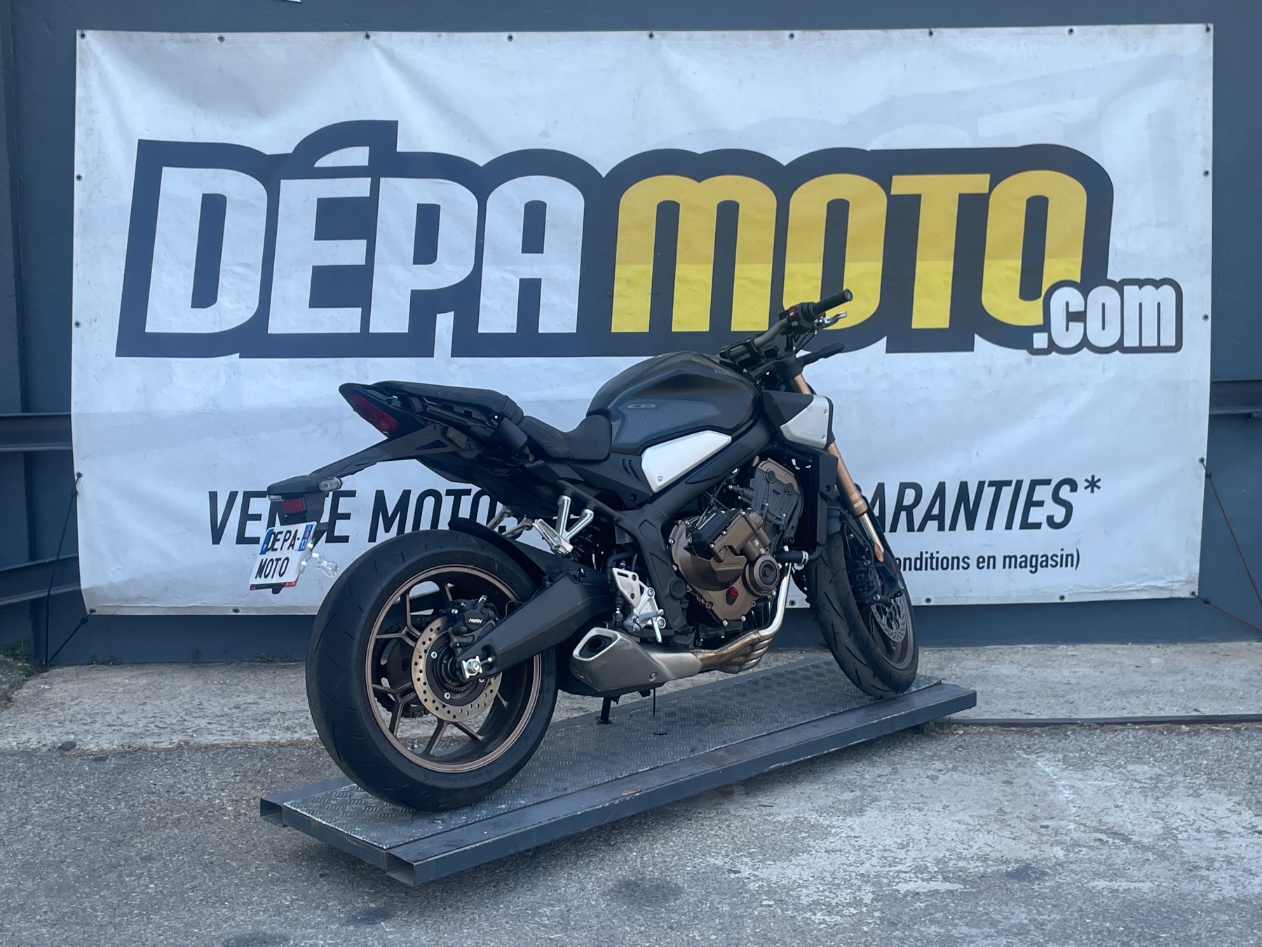 moto accidentée HONDACB650R