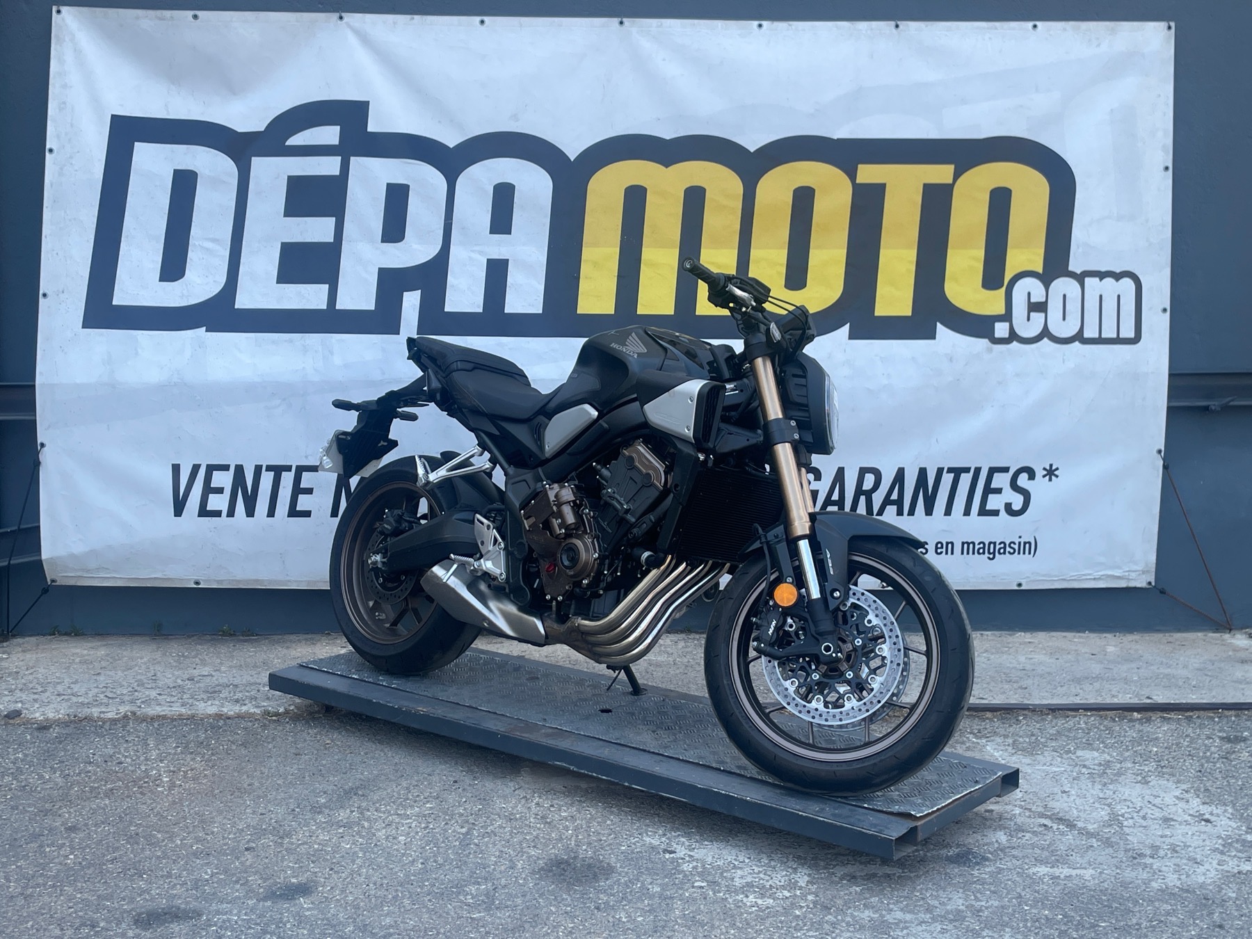moto accidentée HONDACB650R