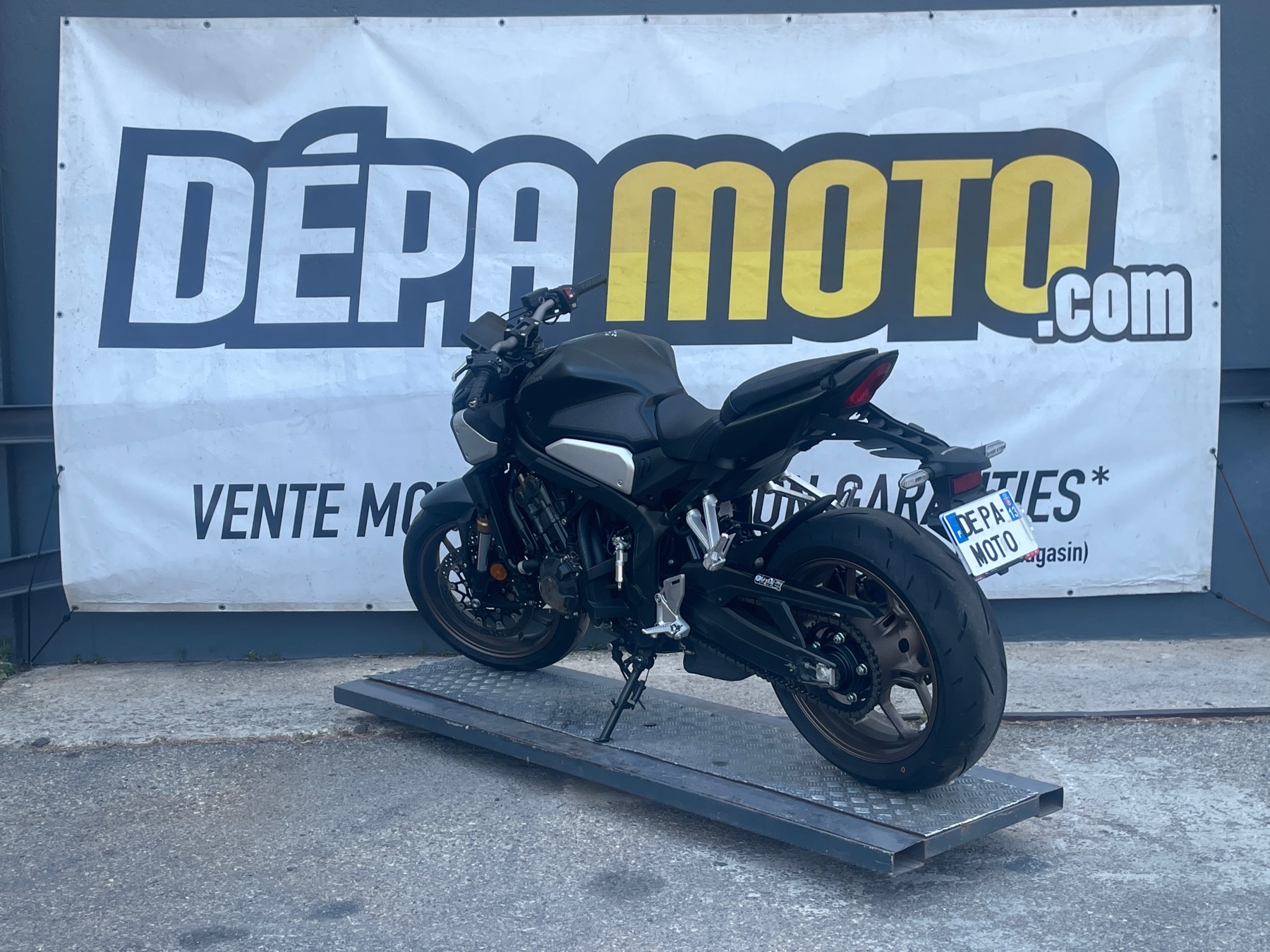 moto accidentée HONDACB650R