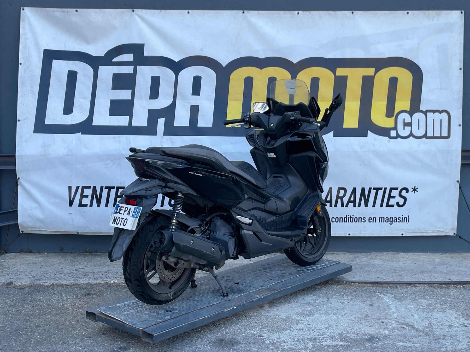 moto accidentée HONDA FORZA 125
